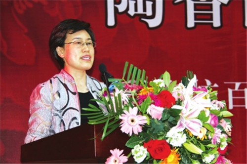 洛陽市委常委、組織部部長，洛陽市關(guān)心下一代工作委員會主任陳向平致辭