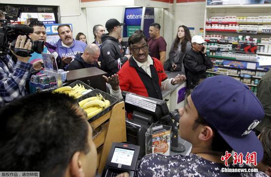 美國(guó)711彩票開出15億巨獎(jiǎng) 走近萬能美國(guó)便利店