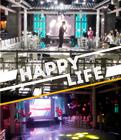 現(xiàn)場(chǎng)布置，好華美，好浪漫哦！