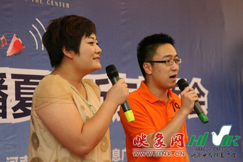 《非凡歡樂(lè)匯》主持人：劉菲、一帆