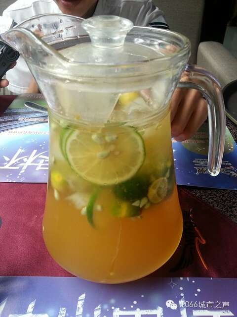金桔青檸汁。唇齒留香！