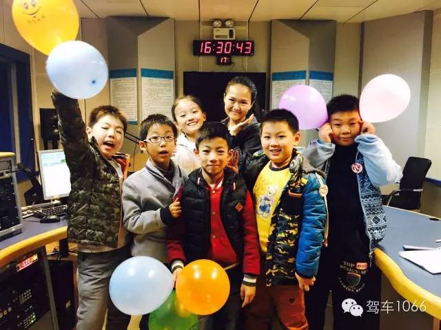 我們不光要成為銀行家，還要當(dāng)主持人！跟著子楊姐姐參觀河南電臺直播間！