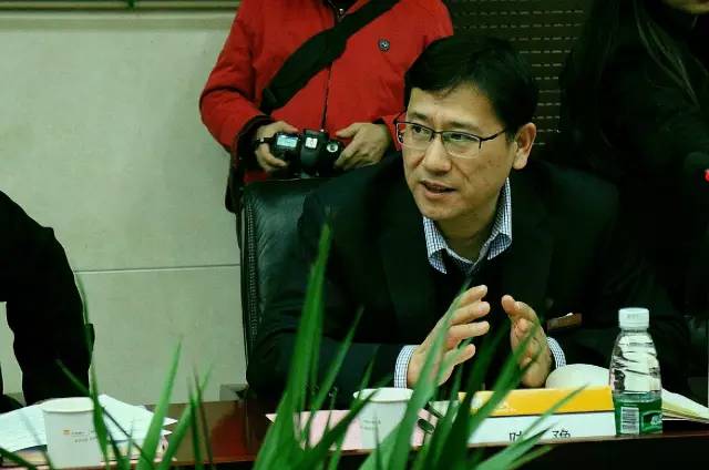 互動結(jié)束后華潤燃氣的陳豫總也對各位達人們提出的問題一一作出解答，可是讓大家伙兒們相當滿意呢！