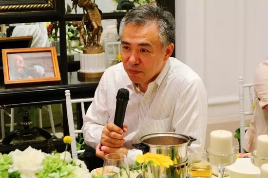 就藝術(shù)品投資收藏、人工智能、基因檢測等話題，劉東曉博士一一做了分析講解。