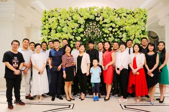 期待的時候，總是很長，相聚的時候，總是很短。