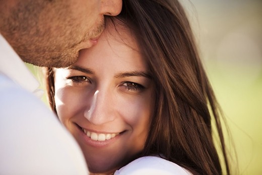 妻子漂亮，丈夫相貌平平