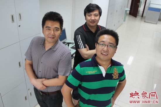 《網(wǎng)絡(luò)全搜索》主持人康巖、陳弓、趙凱