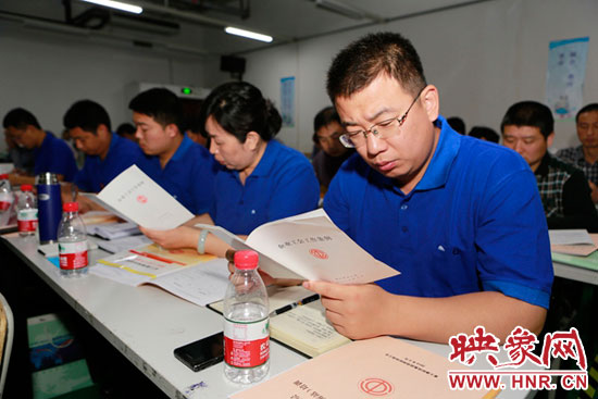 5月15日上午，全國總工會(huì)送教到基層-富士康工會(huì)干部（河南站）培訓(xùn)班在富士康鄭州科技園開班。