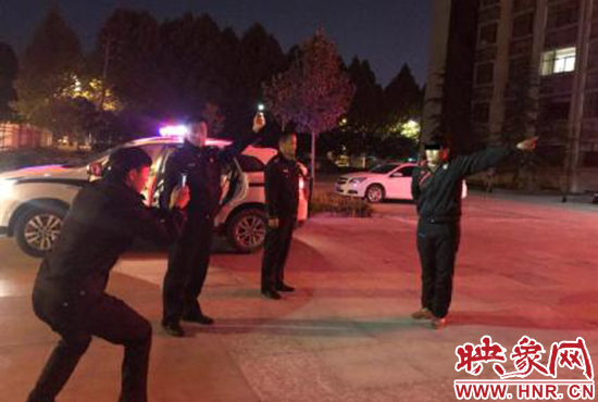 指認(rèn)犯罪現(xiàn)場(chǎng)。