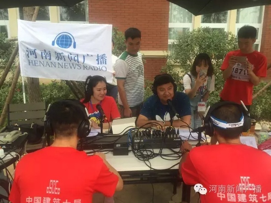 直播間被圍觀群眾包圍啦，是不是沒有看過我們的直播？