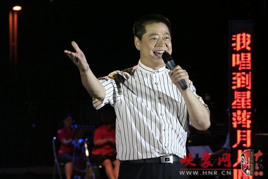 國(guó)家一級(jí)演員、河南省曲劇團(tuán)團(tuán)長(zhǎng)孟祥禮演唱《你家在哪里》