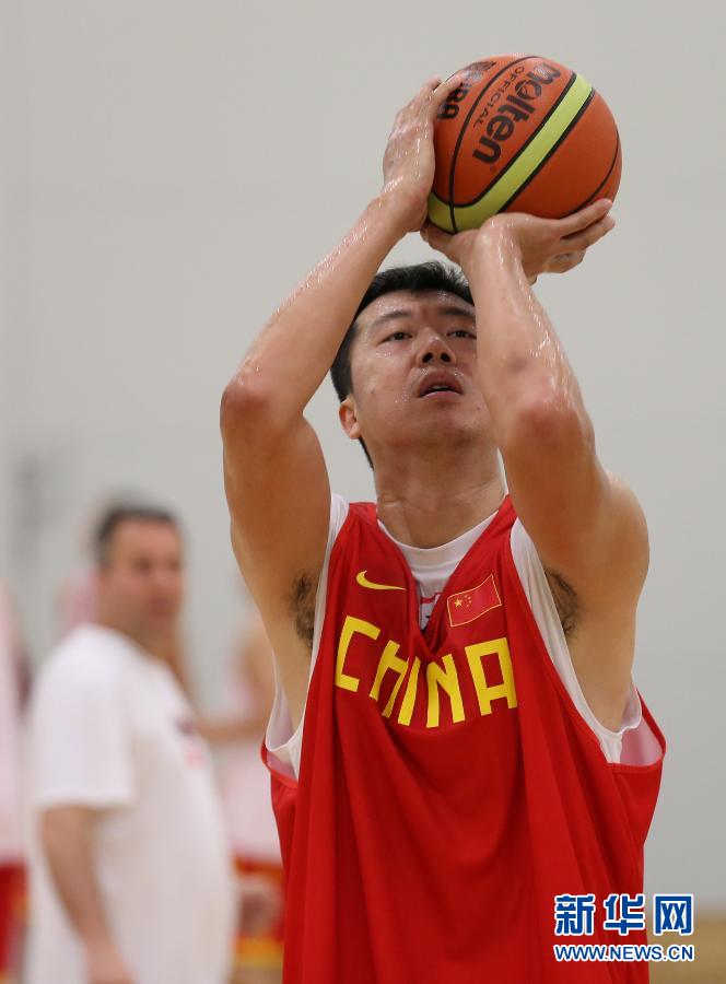 中國男籃進(jìn)行首次適應(yīng)性訓(xùn)練 中國男籃進(jìn)行首次適應(yīng)性訓(xùn)練
