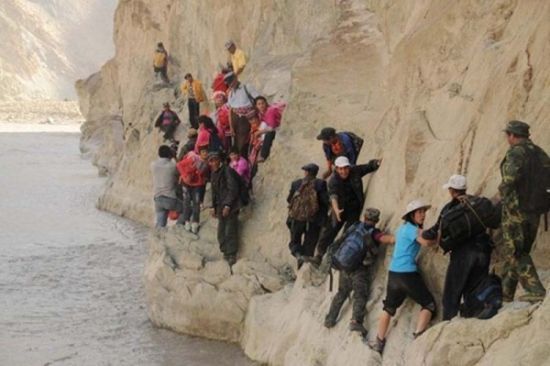 危險(xiǎn)上學(xué)路 危險(xiǎn)上學(xué)路