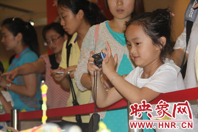 來一個近景吧，我的攝影可不是白學(xué)的