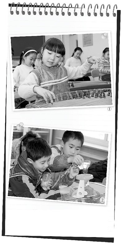 　圖1：鐵路五小古箏社團(tuán)的孩子們正在演奏《高山流水》，圖2：科學(xué)課上，孩子們正在探索水的秘密。