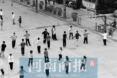 有學(xué)校擔(dān)心，個(gè)人進(jìn)校園鍛煉，安全隱患大