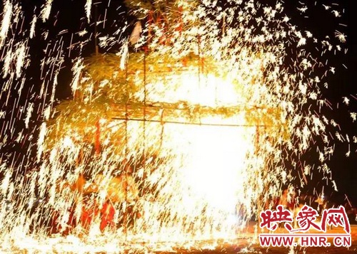 確山鐵花將登上萬眾矚目的春晚舞臺！