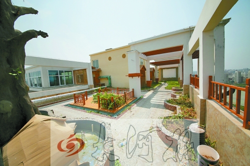 “空中花園”的假樹、水車、小橋都已經(jīng)被拆除