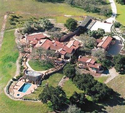 據(jù)稱這就是鄧文迪與布萊爾私會的“默多克牧場”。