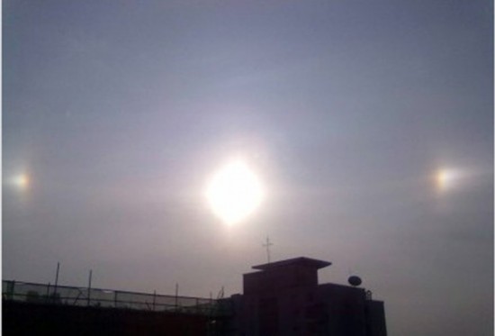 上?，F(xiàn)“3個(gè)太陽(yáng)”