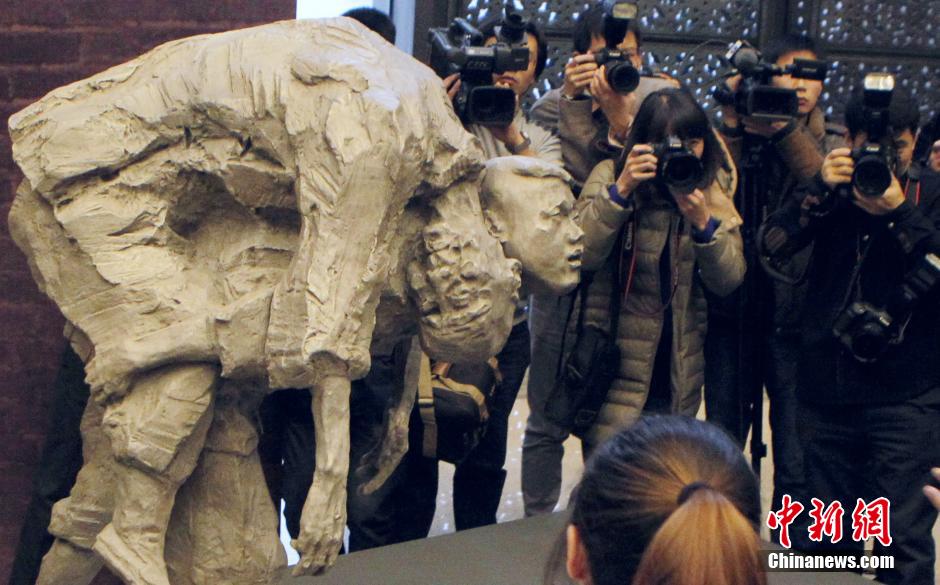 紀念南京大屠殺遇難同胞雕塑展亮相國家博物館