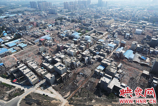 震驚！航拍鄭州城中村拆遷 宛如“地震災(zāi)區(qū)”
