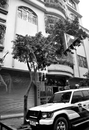 已經(jīng)被免職的陸豐“房爺”違規(guī)私用警車。