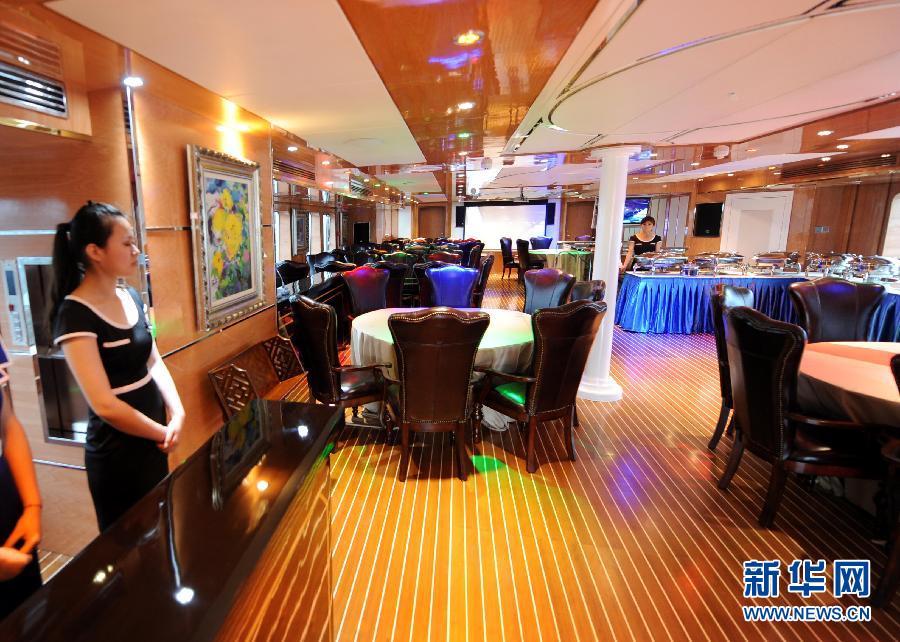 我國自主建造的大型游艇“虎鯊號(hào)”首航