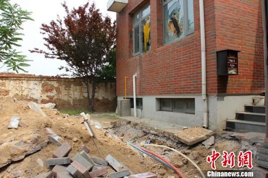 河北聽證會(huì)代表遭連續(xù)報(bào)復(fù)已不敢回家居住(圖) 河北聽證會(huì)代表遭連續(xù)報(bào)復(fù)已不敢回家居住(圖)