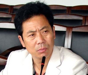 安徽一中學(xué)校長(zhǎng)被女勤雜工刺傷下體 嫌犯被刑拘 安徽一中學(xué)校長(zhǎng)被女勤雜工刺傷下體 嫌犯被刑拘