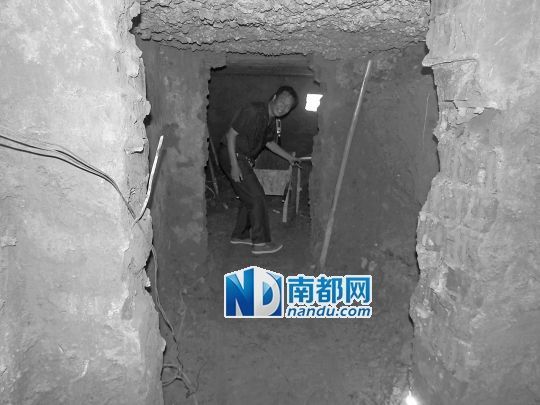 昨日，工人在地宮內(nèi)。CFP圖片