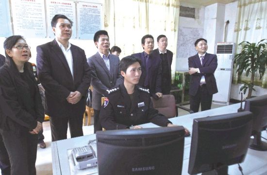 國家民政部農(nóng)村社區(qū)驗收評估組對南海區(qū)農(nóng)村社區(qū)建設(shè)進(jìn)行檢查驗收。