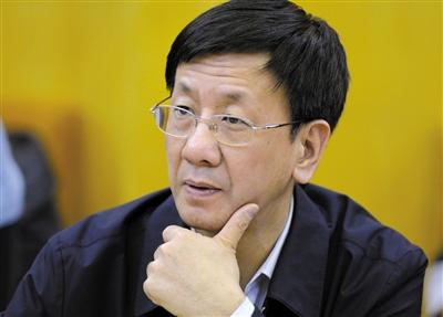 昨日，最高檢檢察長曹建明在遼寧團(tuán)參加“兩高”報(bào)告分組審議。記者 陳杰 攝