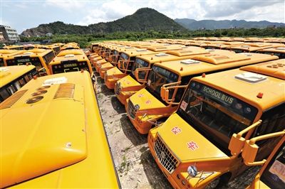 8月28日，浙江溫嶺，擱置農(nóng)村近1年的校車。