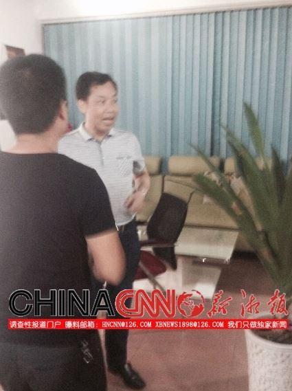 湖南一文聯(lián)主席網(wǎng)上曬詩(shī)遭差評(píng) 怒砸網(wǎng)站辦公室 湖南一文聯(lián)主席網(wǎng)上曬詩(shī)遭差評(píng) 怒砸網(wǎng)站辦公室