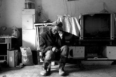 今年73歲的錢智遠(yuǎn)說起女兒錢仁鳳不禁老淚縱橫。