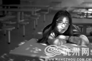 　筆試面試都過(guò)了最終沒(méi)被錄取，讓胡格格非常失落。 記者 陳中秋 攝