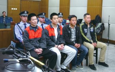 4名“血頭”非法組織賣血受審 每人次獲利200元 4名“血頭”非法組織賣血受審 每人次獲利200元