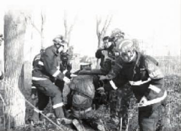 龐振東被救出井 據(jù)《沈陽晚報(bào)》 龐振東被救出井 據(jù)《沈陽晚報(bào)》