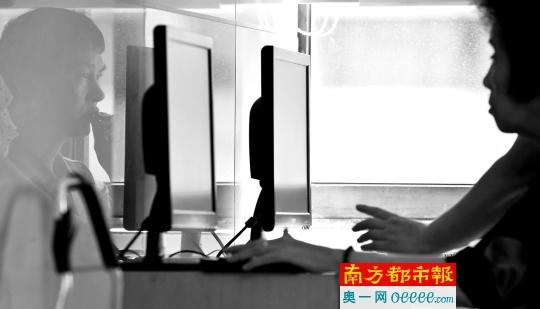 保安辭職炒股遇“滑鐵盧”重回崗位:沒那個(gè)命 保安辭職炒股遇“滑鐵盧”重回崗位:沒那個(gè)命