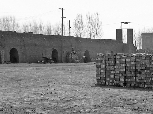 東張巨村的磚窯廠。