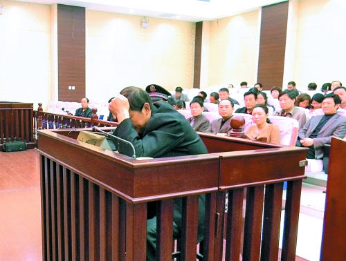 庭審中，楊某一直沒有抬頭。