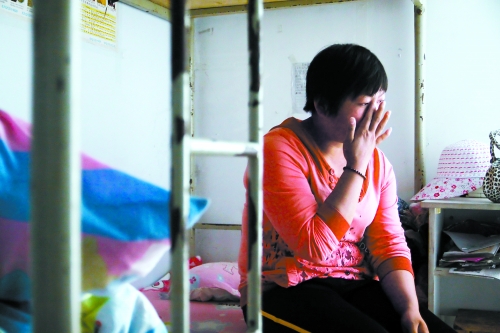 提起兒子的事，她忍不住落淚