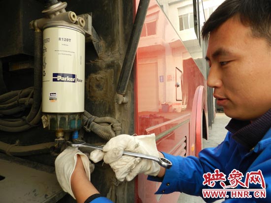 鄭州BRT公交開(kāi)始供暖 可根據(jù)室外溫度調(diào)節(jié)車廂溫度 鄭州BRT公交開(kāi)始供暖 可根據(jù)室外溫度調(diào)節(jié)車廂溫度