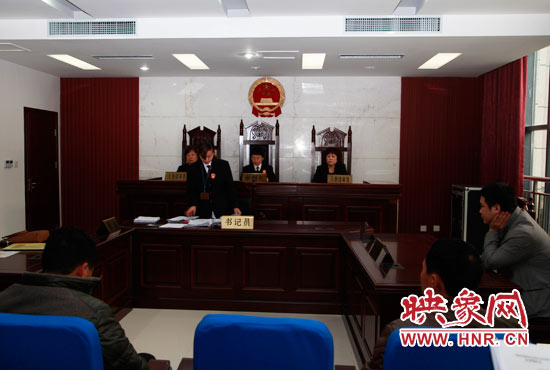 11月13日，金水區(qū)法院集中宣判了6起拖欠農(nóng)民工工資案件。