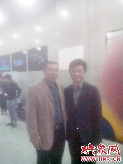 10月30日，著名節(jié)目支持人崔永元聽說了楊冠軍資助學(xué)生的事情后，通過河南衛(wèi)視，邀請其到北京見面，接受