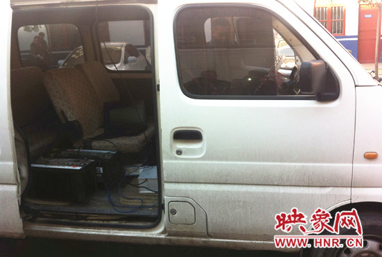 一天面包車和一臺電腦一個主機便能完成50萬條的垃圾短信發(fā)送量 一天面包車和一臺電腦一個主機便能完成50萬條的垃圾短信發(fā)送量