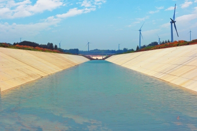 圖為已經(jīng)竣工的南水北調(diào)中線工程方城段。