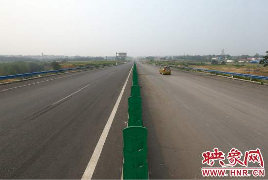 10條都市區(qū)快速路的開通，使市民出行更方便