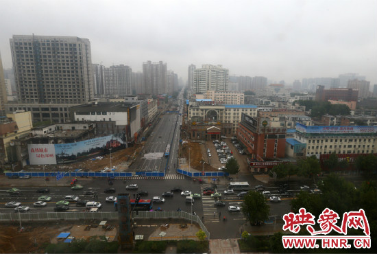 經(jīng)三路下穿金水路隧道工程已經(jīng)開始封閉施工。